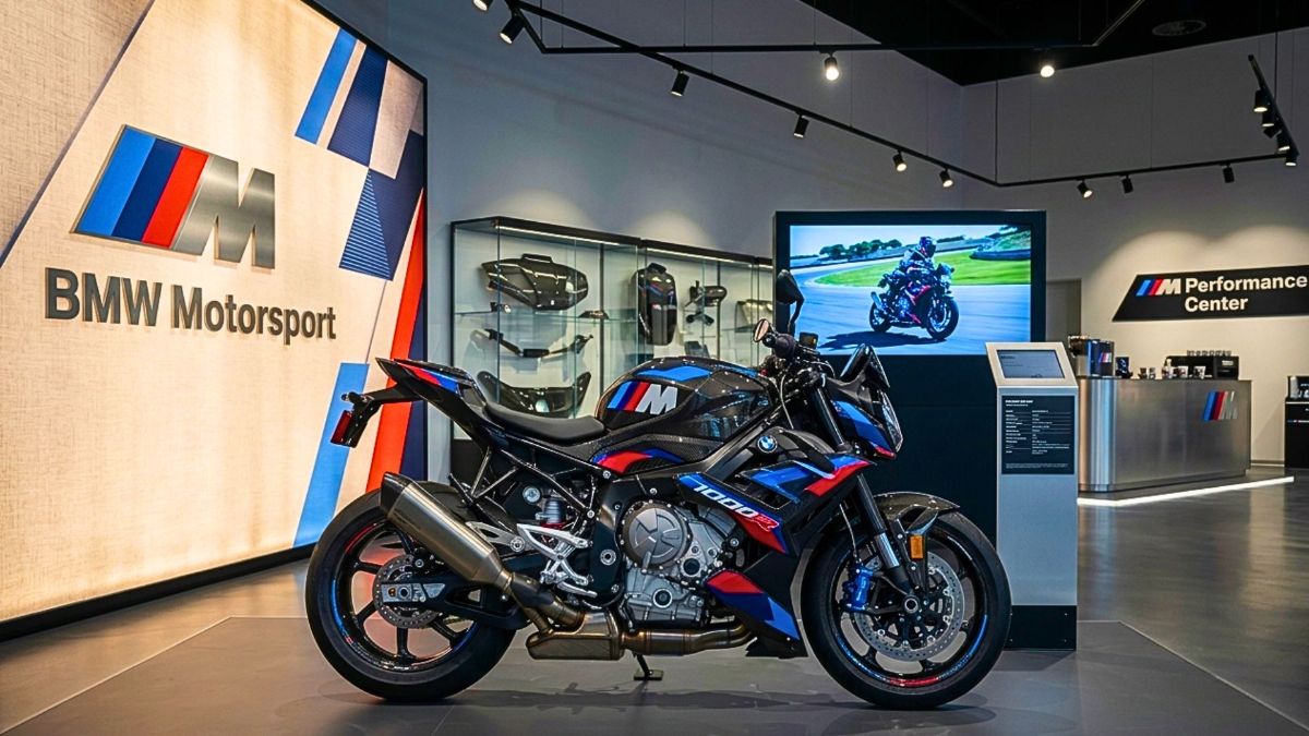 BMW M 1000 R Price, Specs & Features 2026